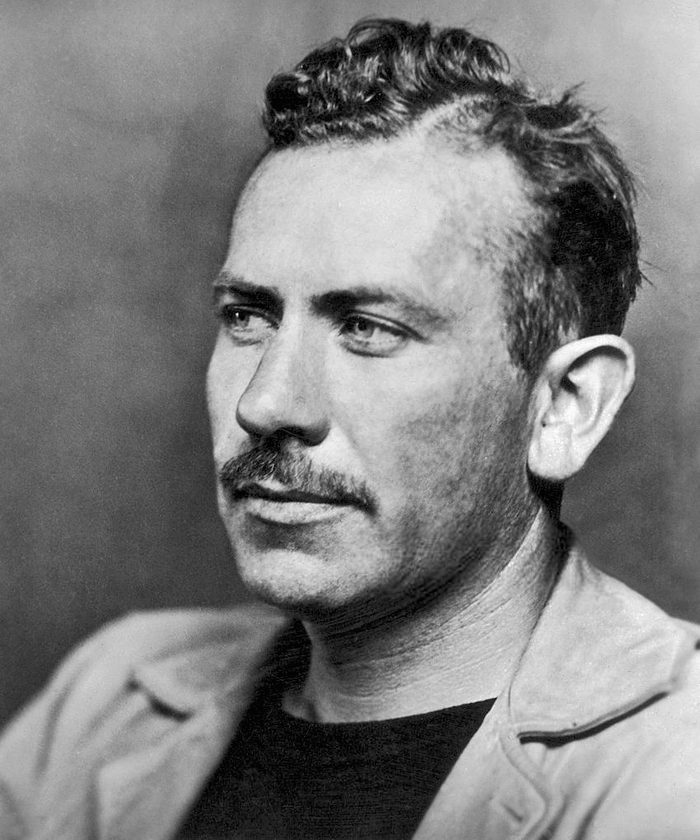 John Steinbeck en 1939, meses antes del viaje.
